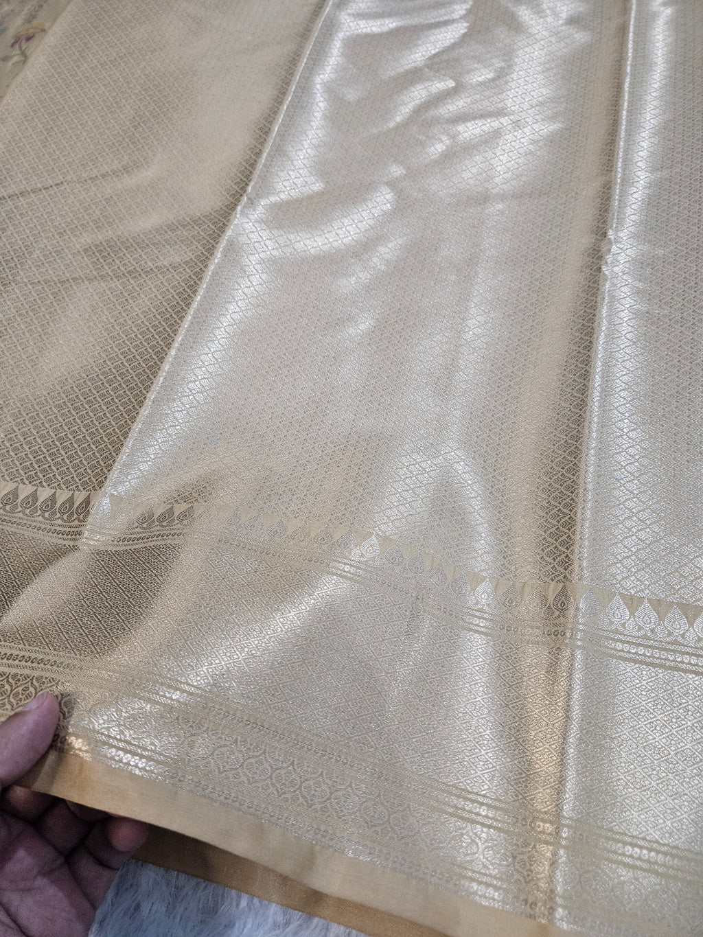 Banarasi Cream Katan Silk Tilfi Minakari Jaal Design Saree