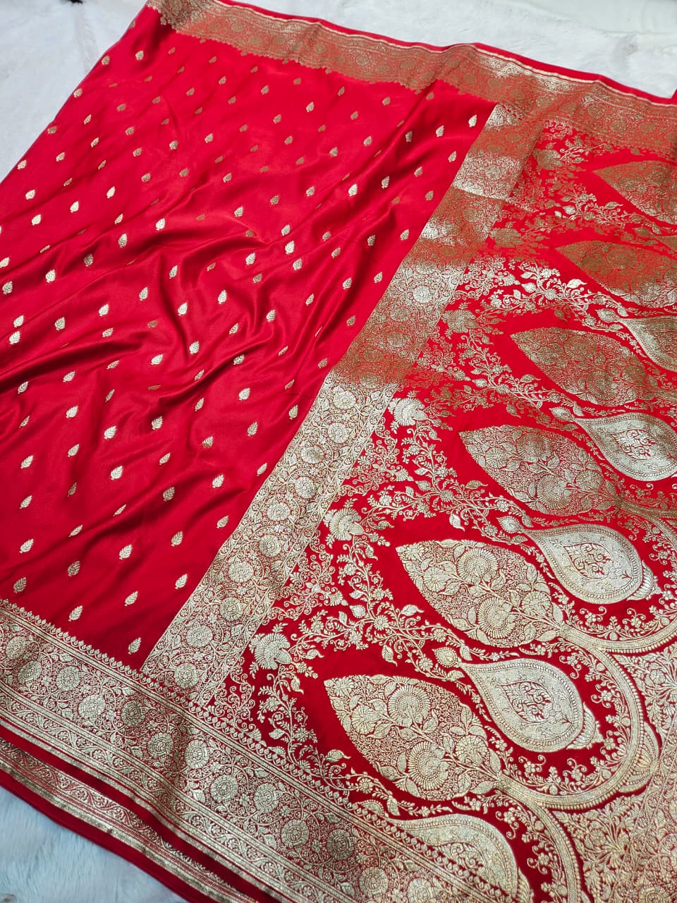 Red Banarasi Katan Satin Silk Banarasi Border Buti Saree