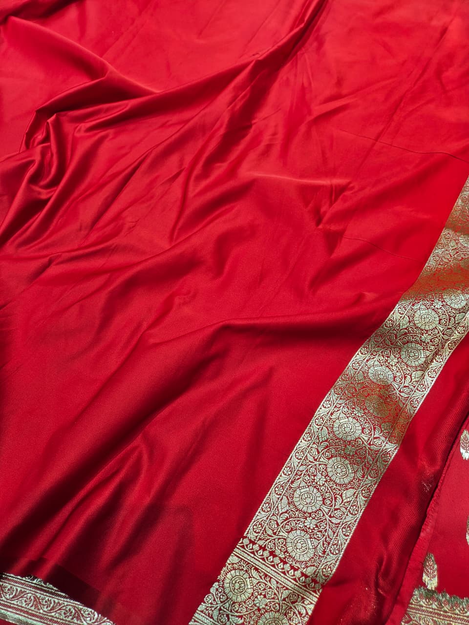 Red Banarasi Katan Satin Silk Banarasi Border Buti Saree