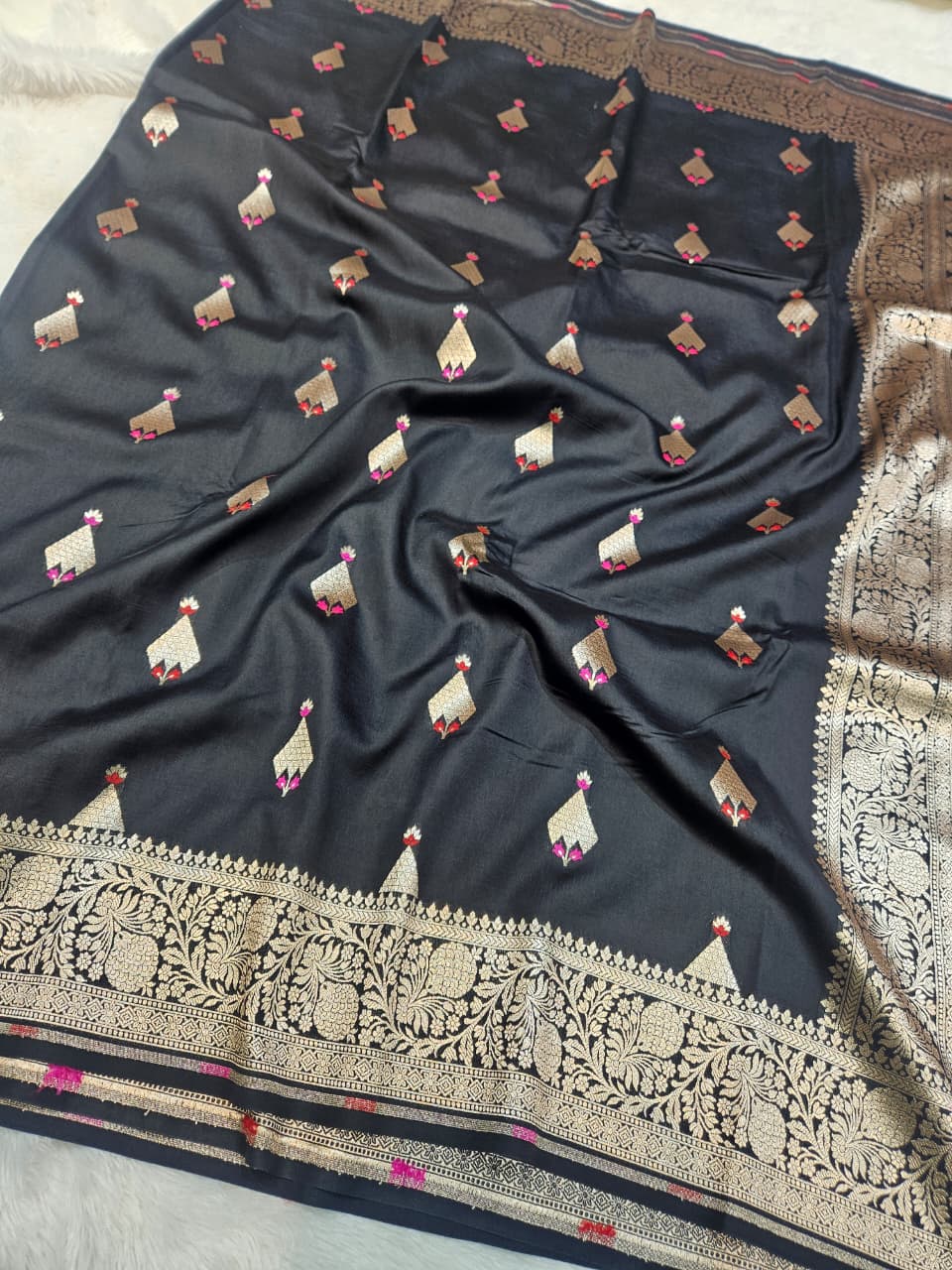 Black Raw Mango Silk Saree with Mina Buti Design