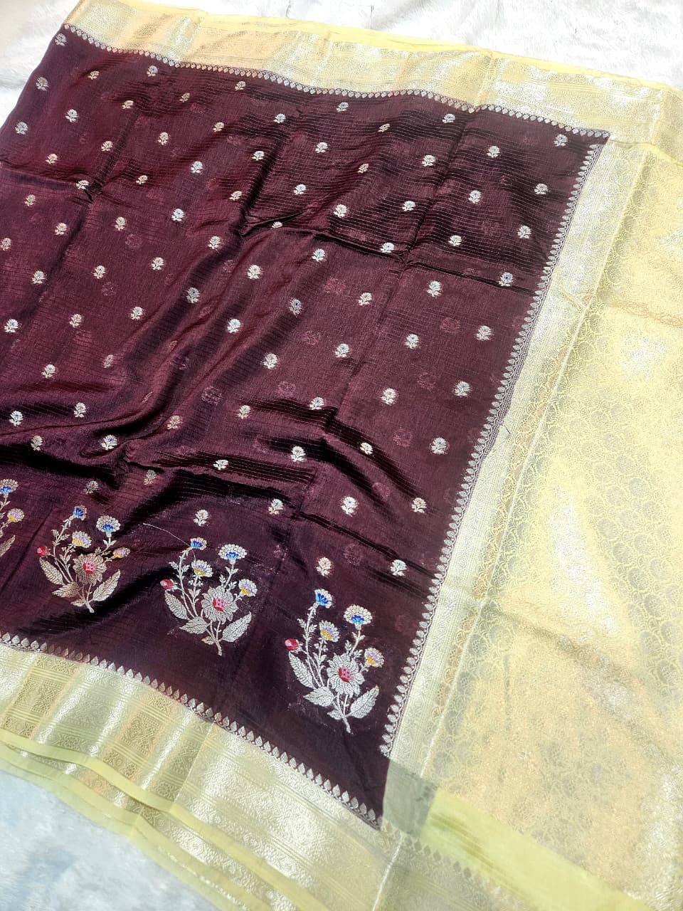 Maroon Banarasi Mango Silk Saree with Texture Fabric