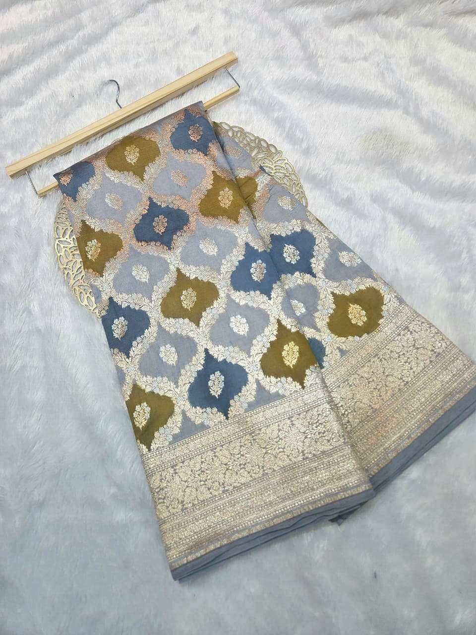 Grey Rangkaat Raw Mango Silk Saree