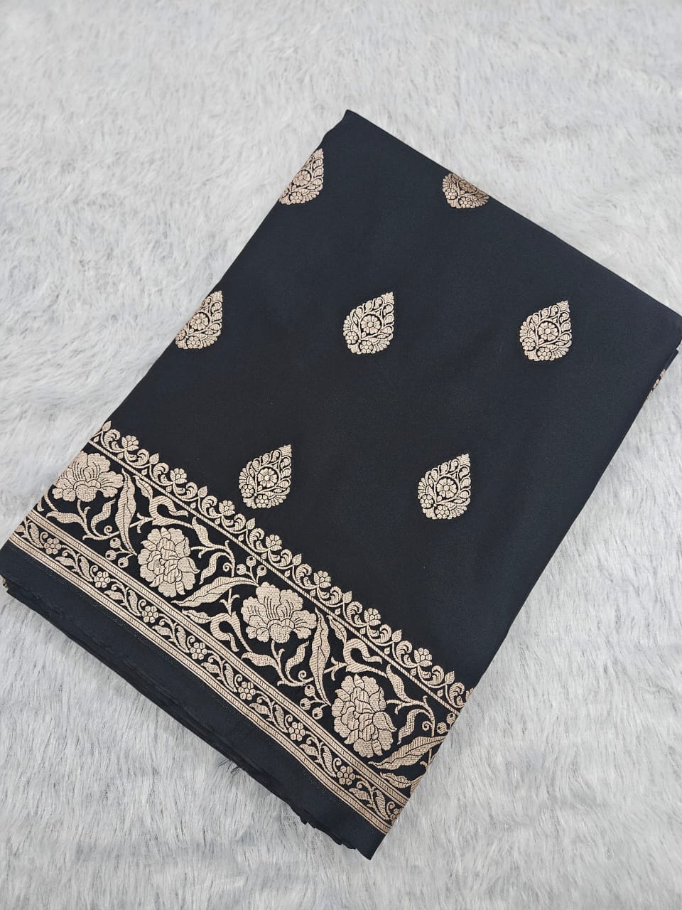 Banarasi Black Mashru Silk Banarasi Border Booti Saree