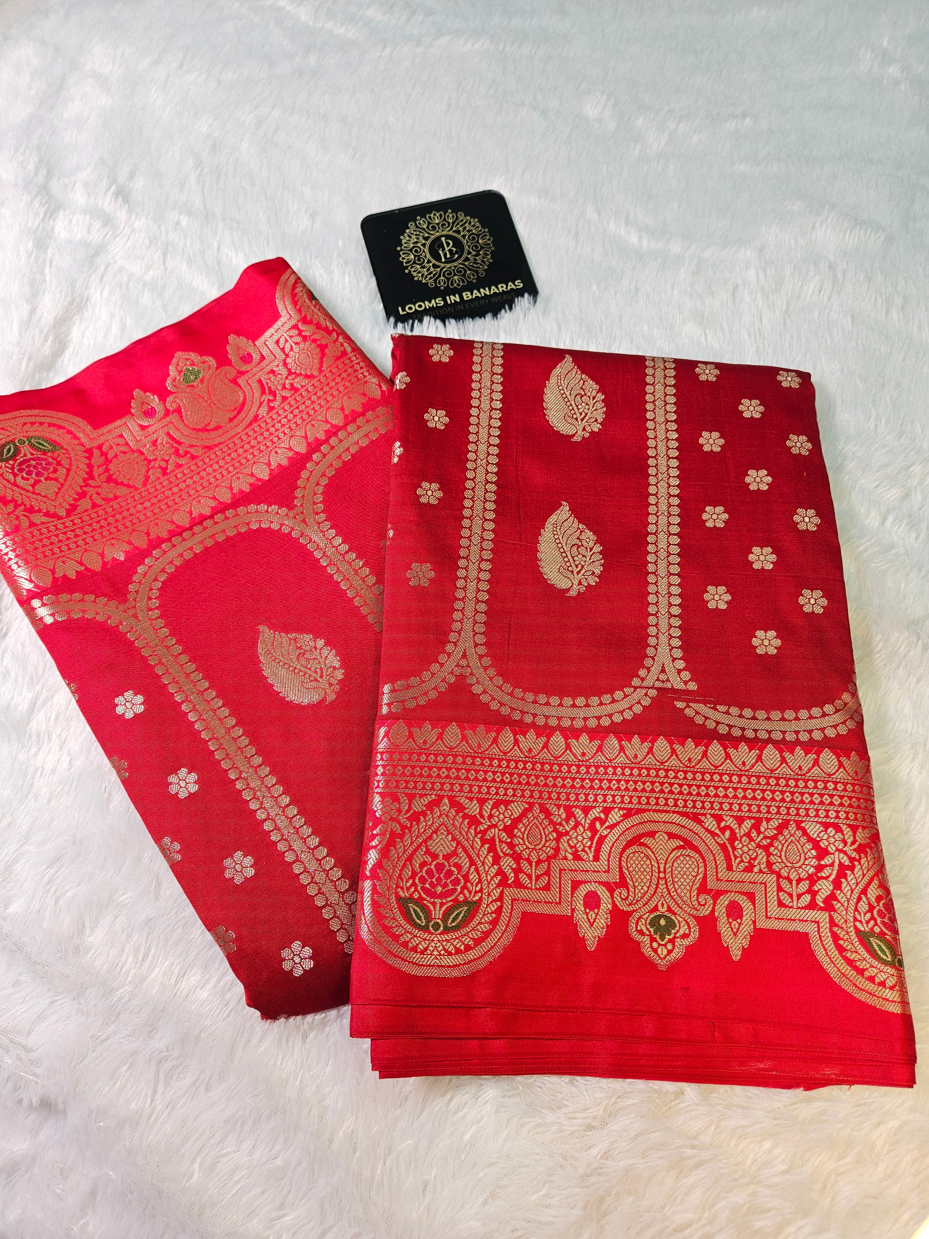 Red and Green Contrast Banarasi Silk Jaal Zari Border Saree