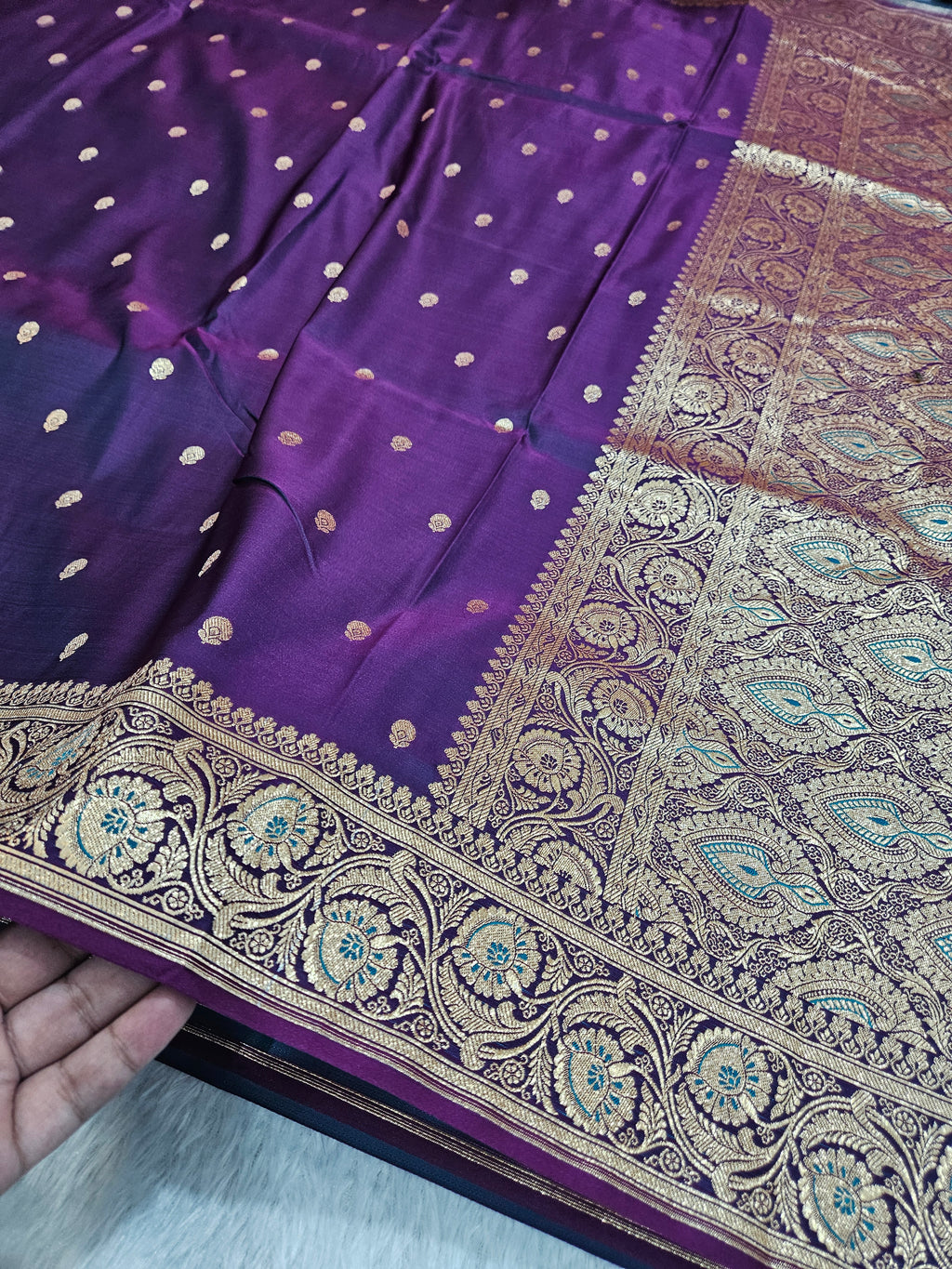 Banarasi Purple Mashru Silk Banarasi Border Booti Saree