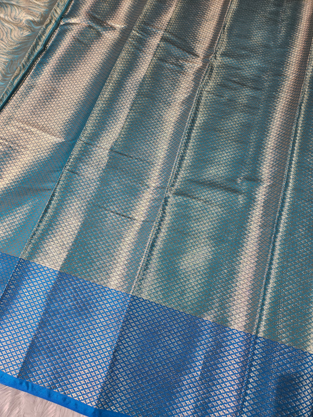 Firozi Banarasi Soft Tissue Zari Brocade Design Saree Contrast