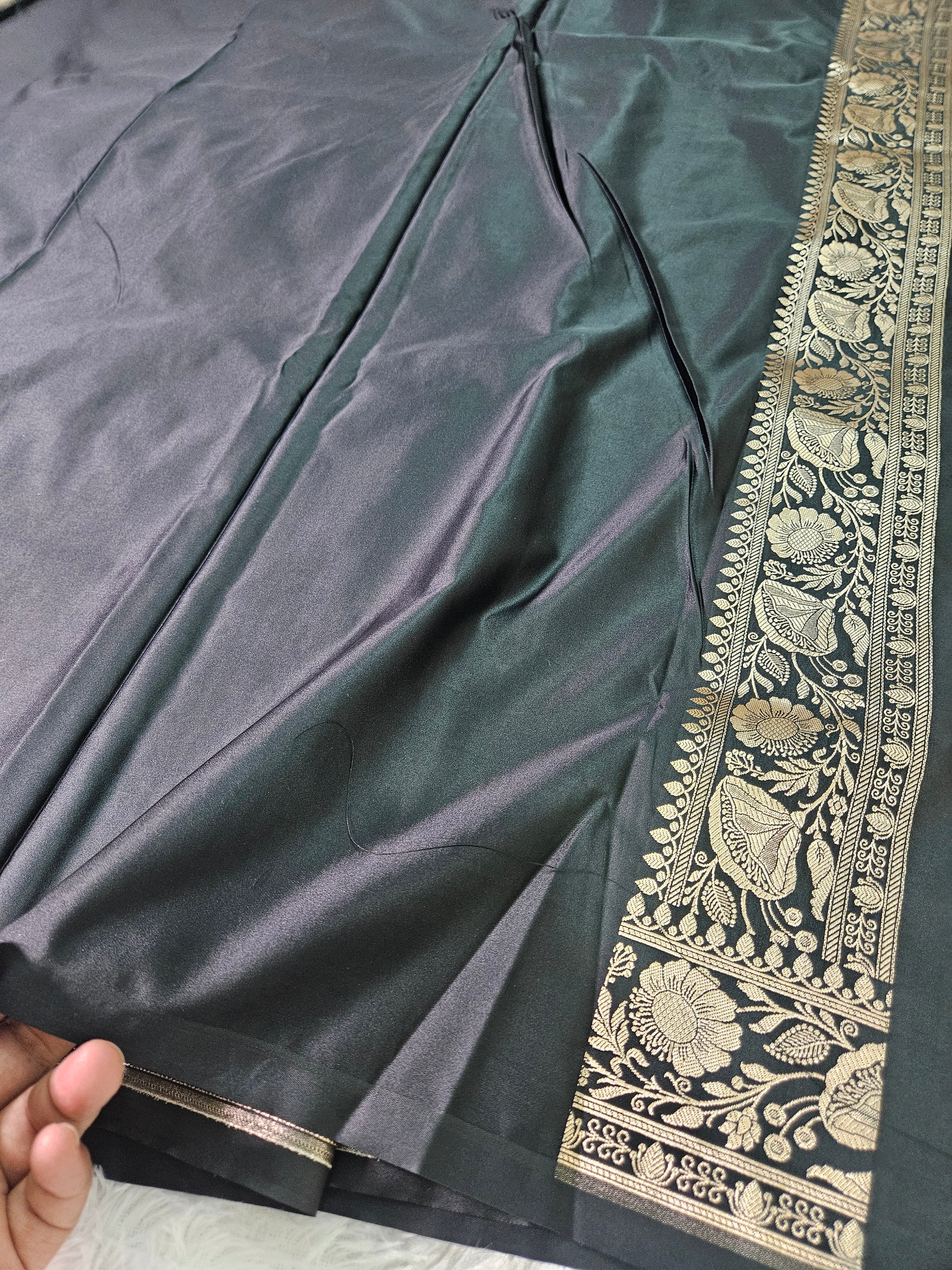 Banarasi Black Mashru Silk Banarasi Border Jaal Saree