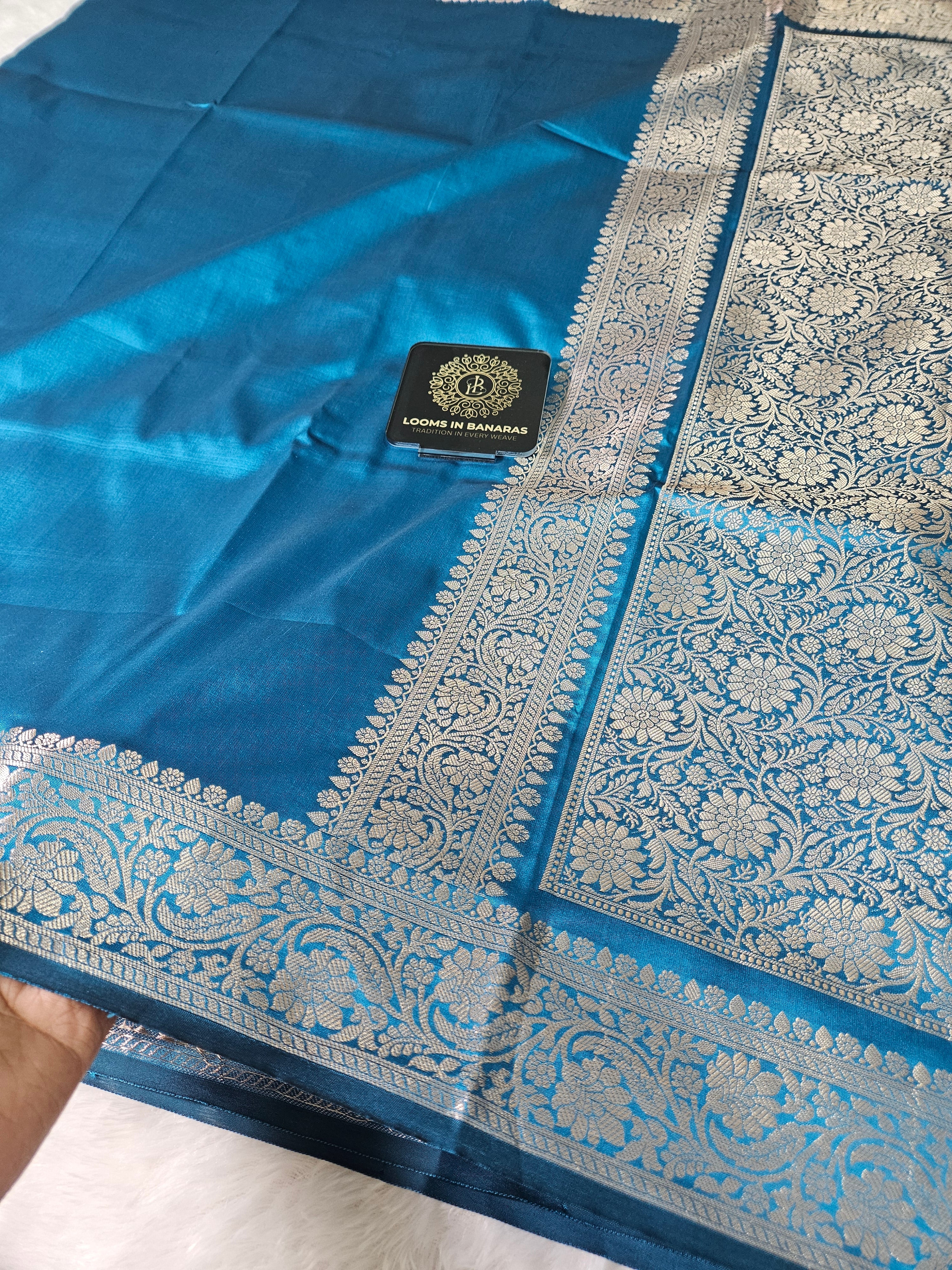 Banarasi Firozi Plain Saree Zari Aanchal Border Design