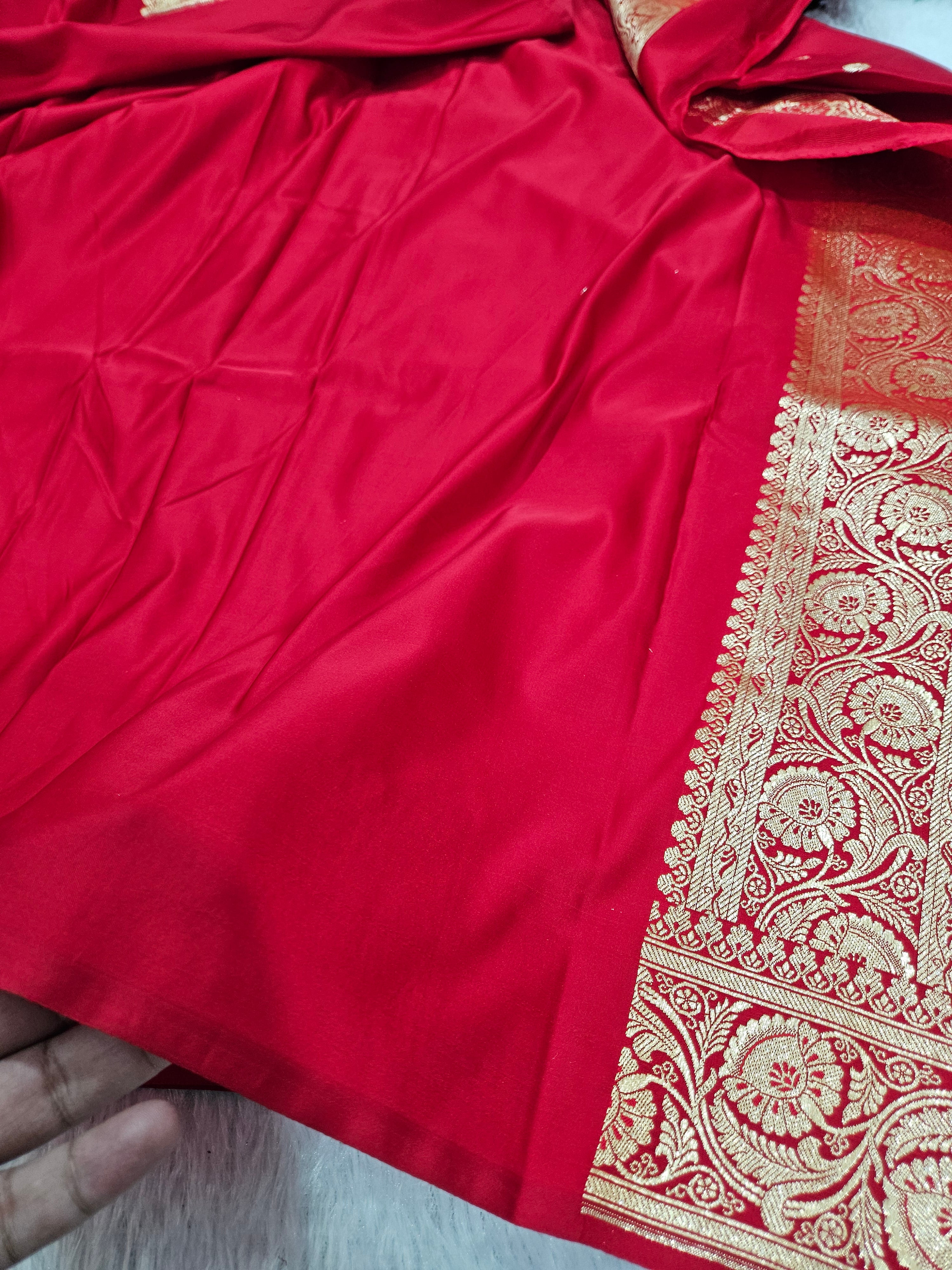 Banarasi Red Mashru Silk Banarasi Border Booti Saree