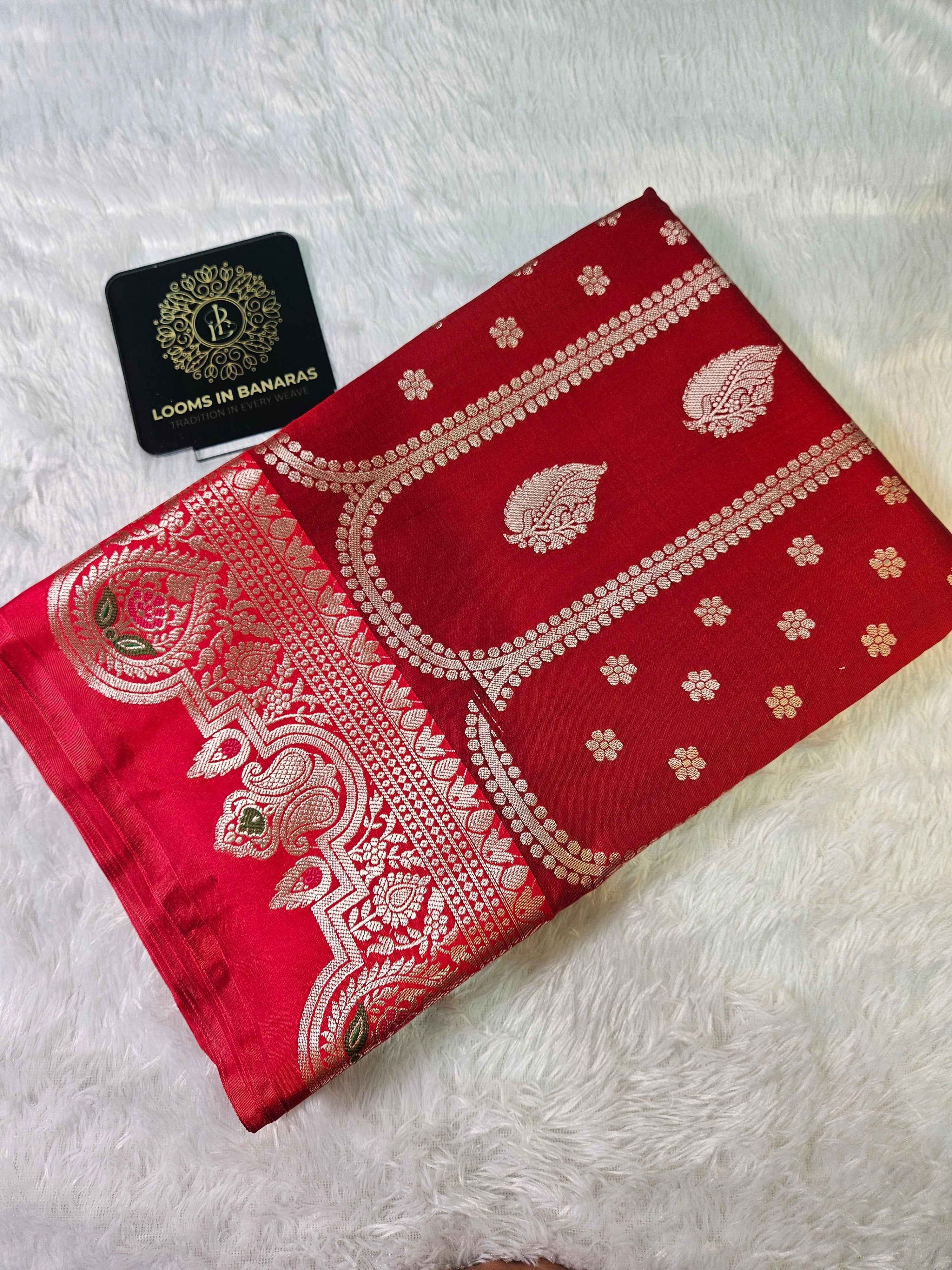 Red and Green Contrast Banarasi Silk Jaal Zari Border Saree