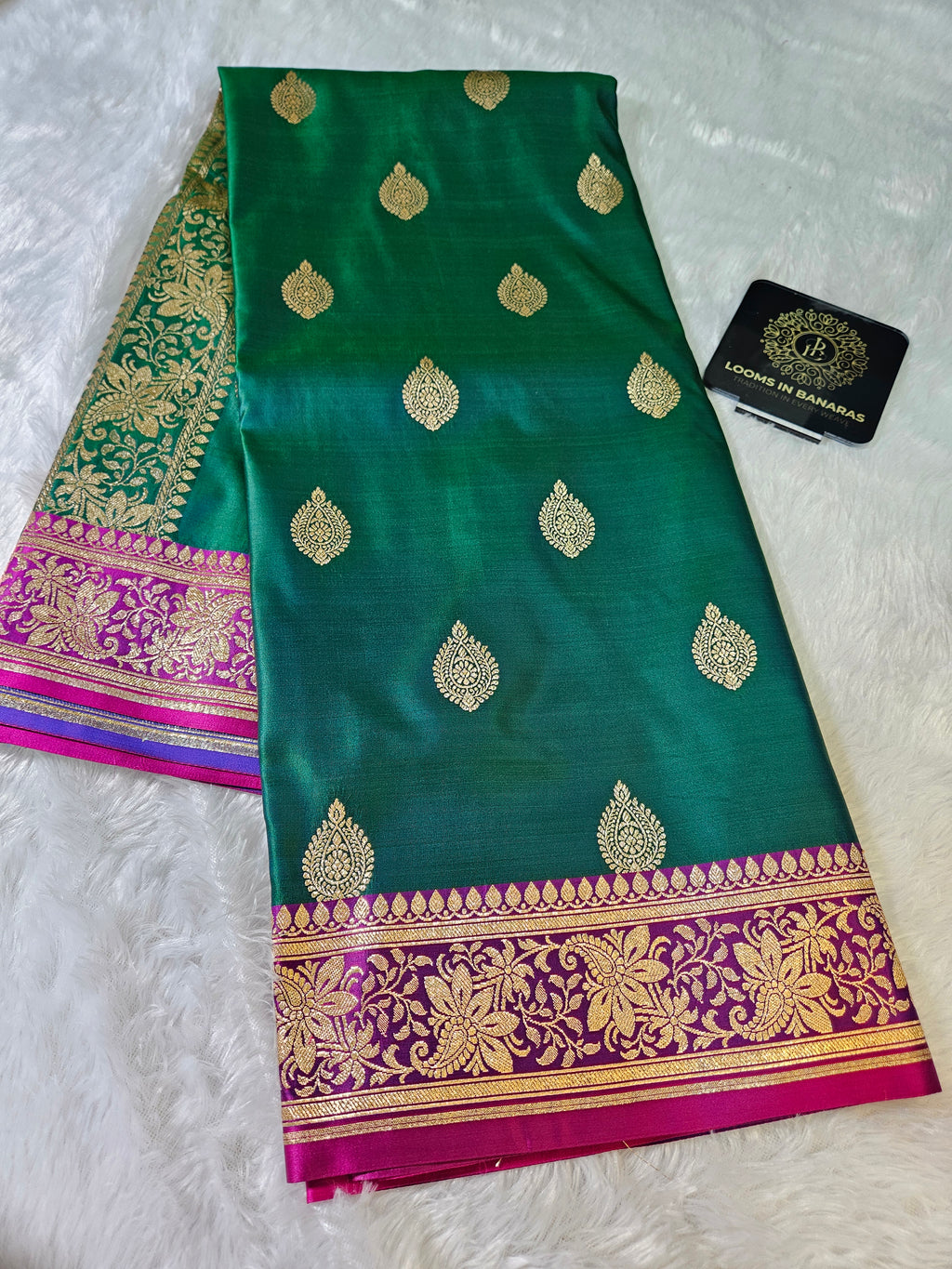 Banarasi Green and Rani Contrast Mashru Silk Banarasi Border Booti Saree