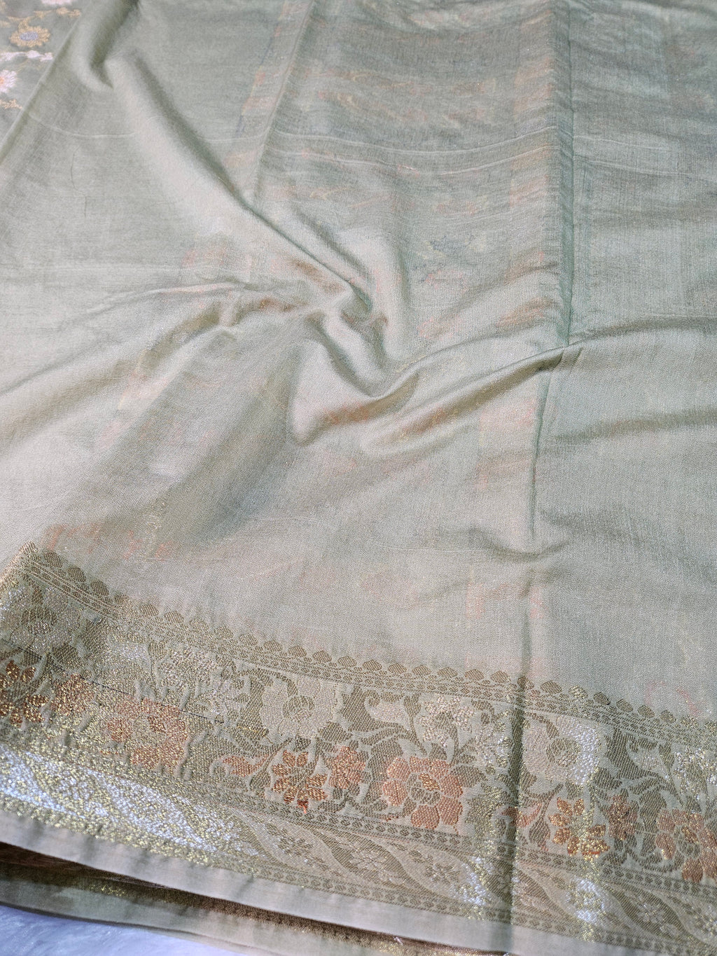 Banarasi Georgette Pista Saree with Nimzari Border Jaal