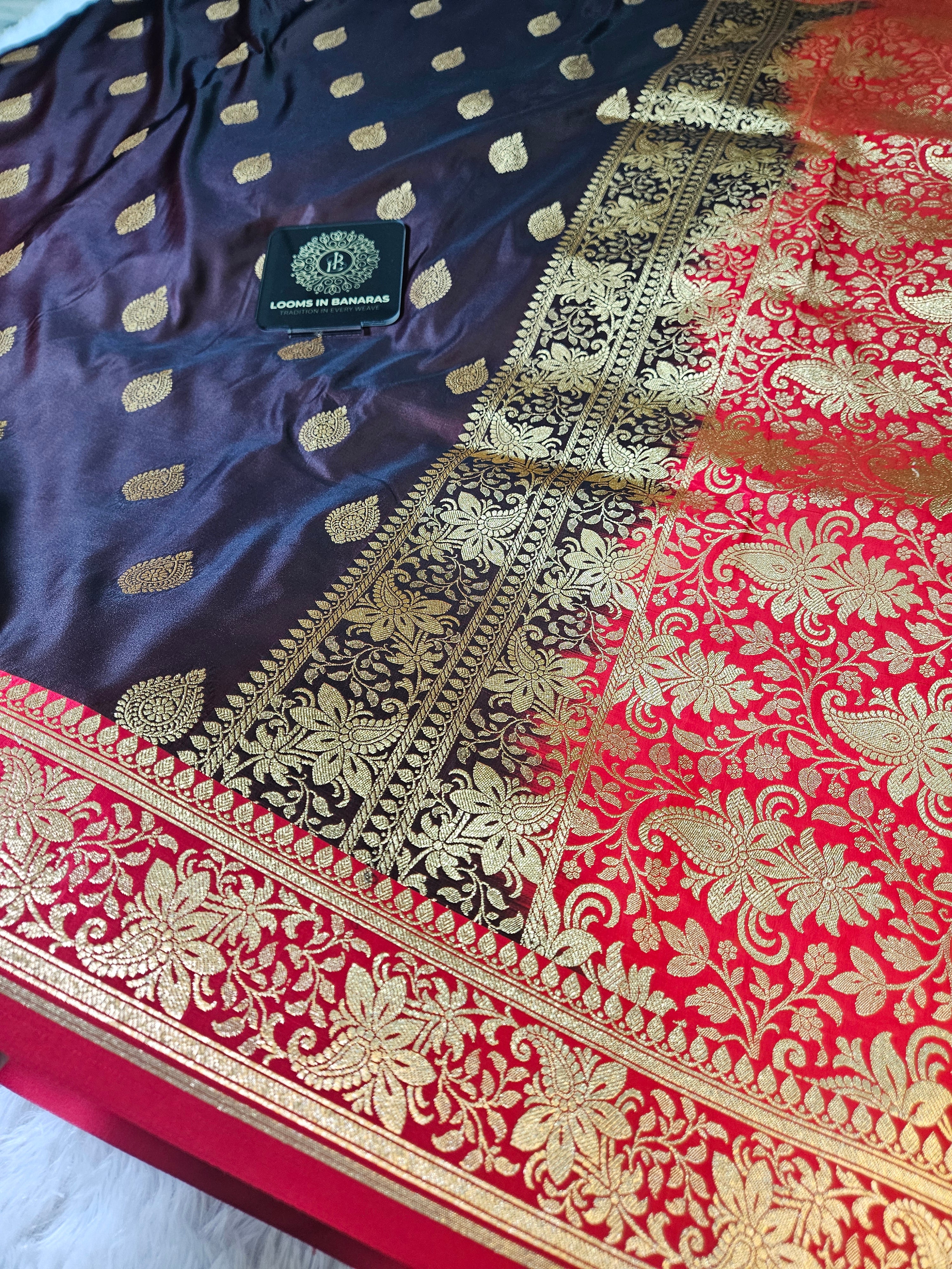 Banarasi Burgundy and Red Contrast Mashru Silk Banarasi Border Booti Saree