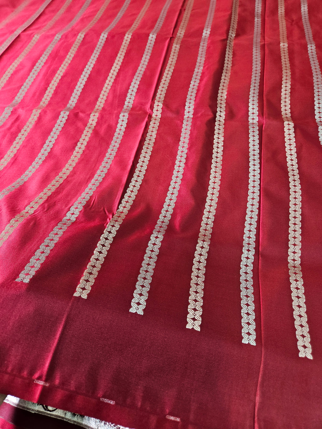 Banarasi Maroon Mashru Silk Banarasi Alfi Border Booti Saree