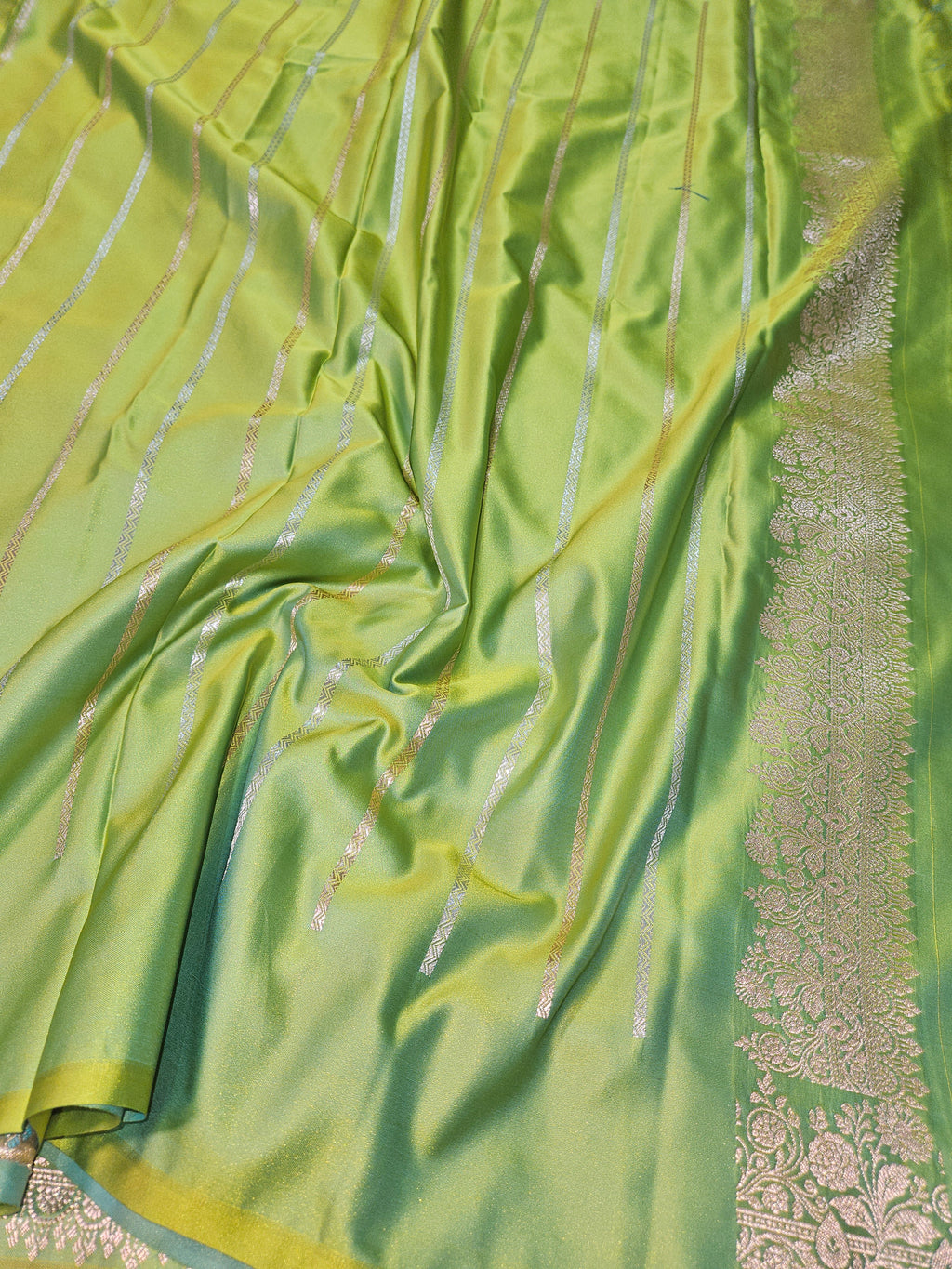 Parrot Green Banarasi Mashru Silk Alfi Border Booti Saree