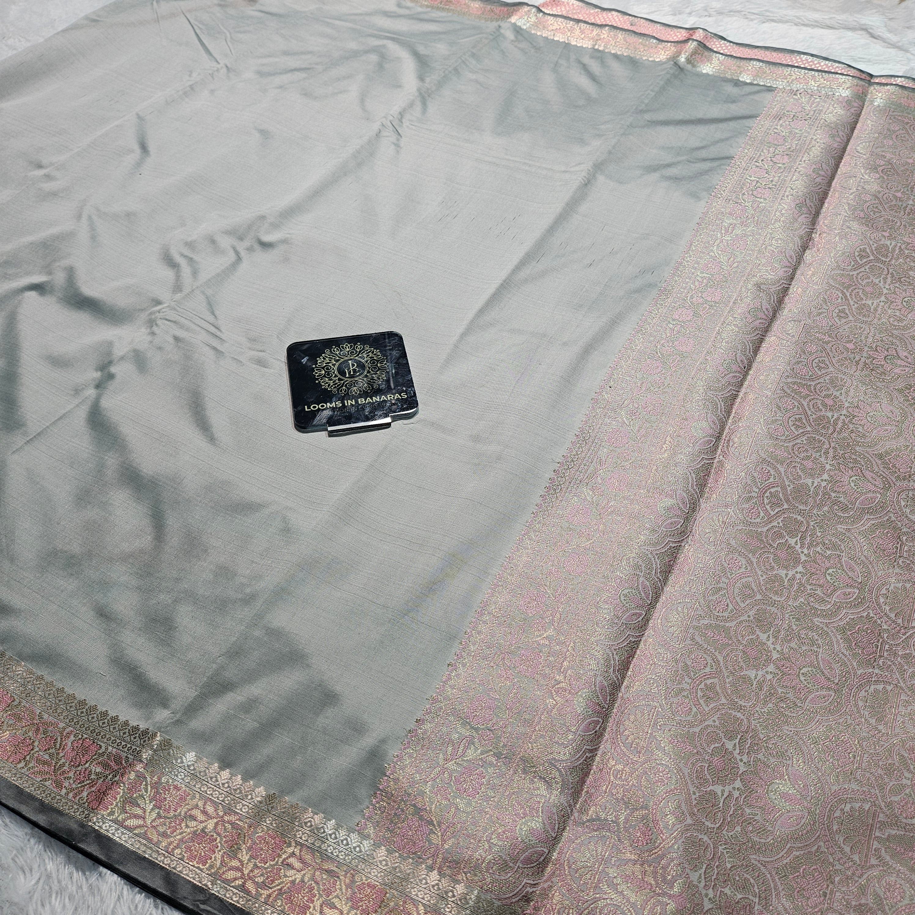 Grey Banarasi Plain Saree Alfi Zari Aanchal Border Design