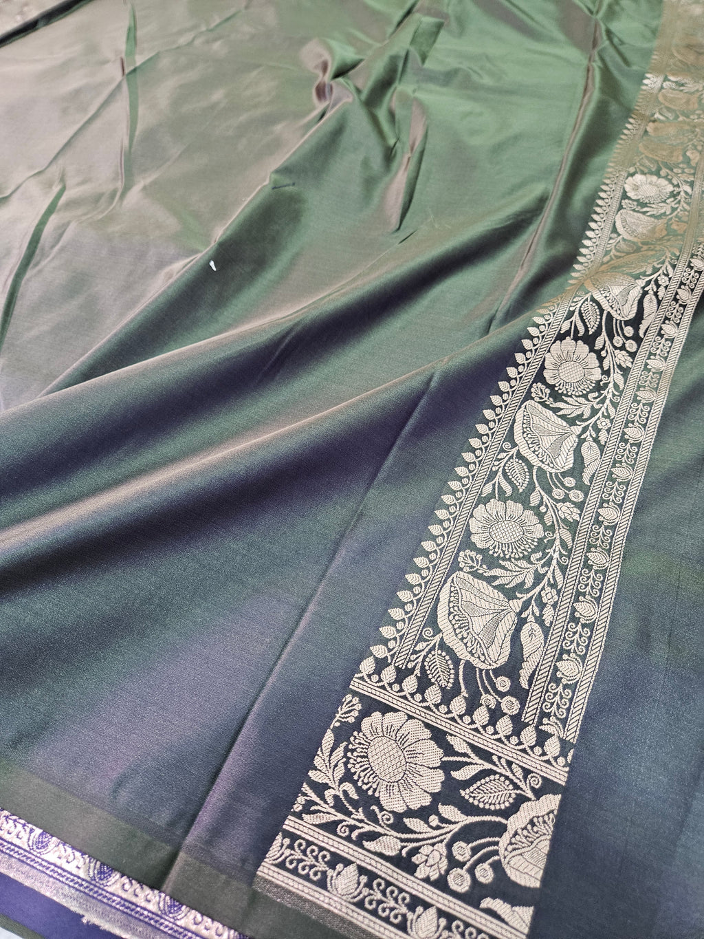 Banarasi Mehndi Mashru Silk Banarasi Border Jaal Saree