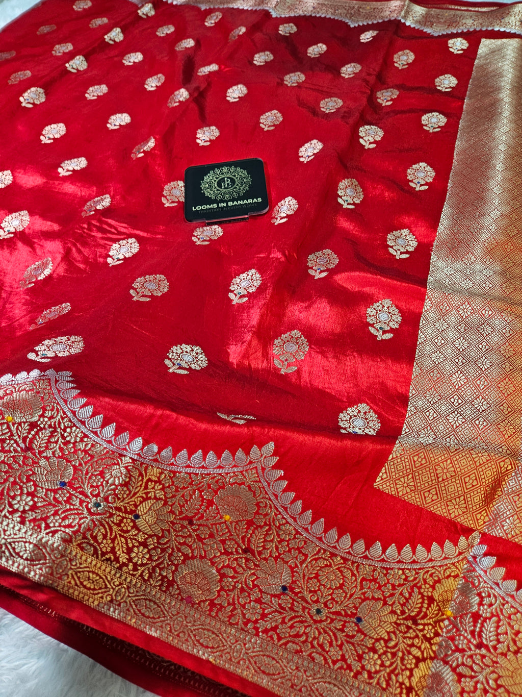 Banarasi Red Raw Mango Silk Crown Border Booti Saree