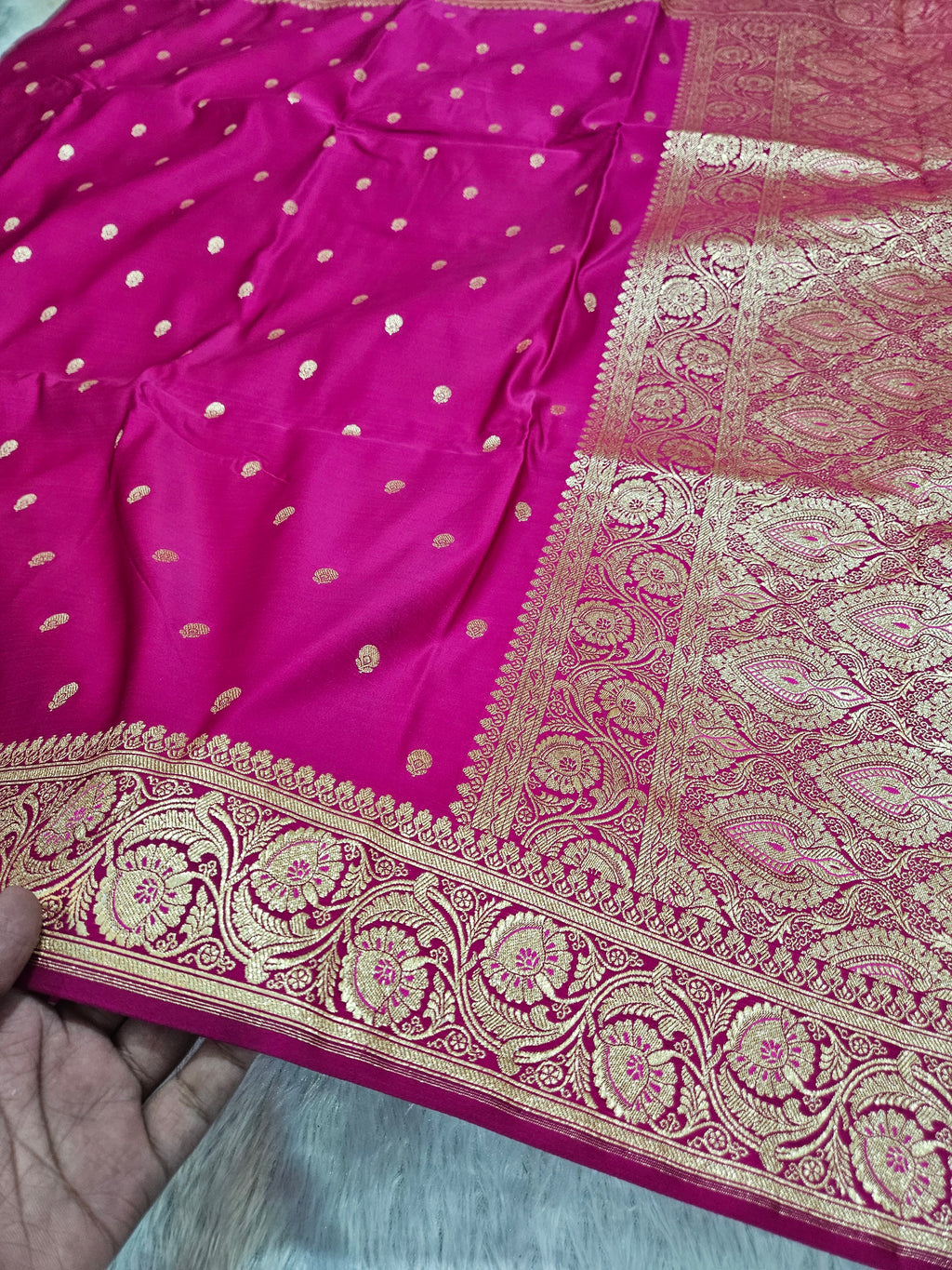 Banarasi Rani Pink Mashru Silk Banarasi Border Booti Saree