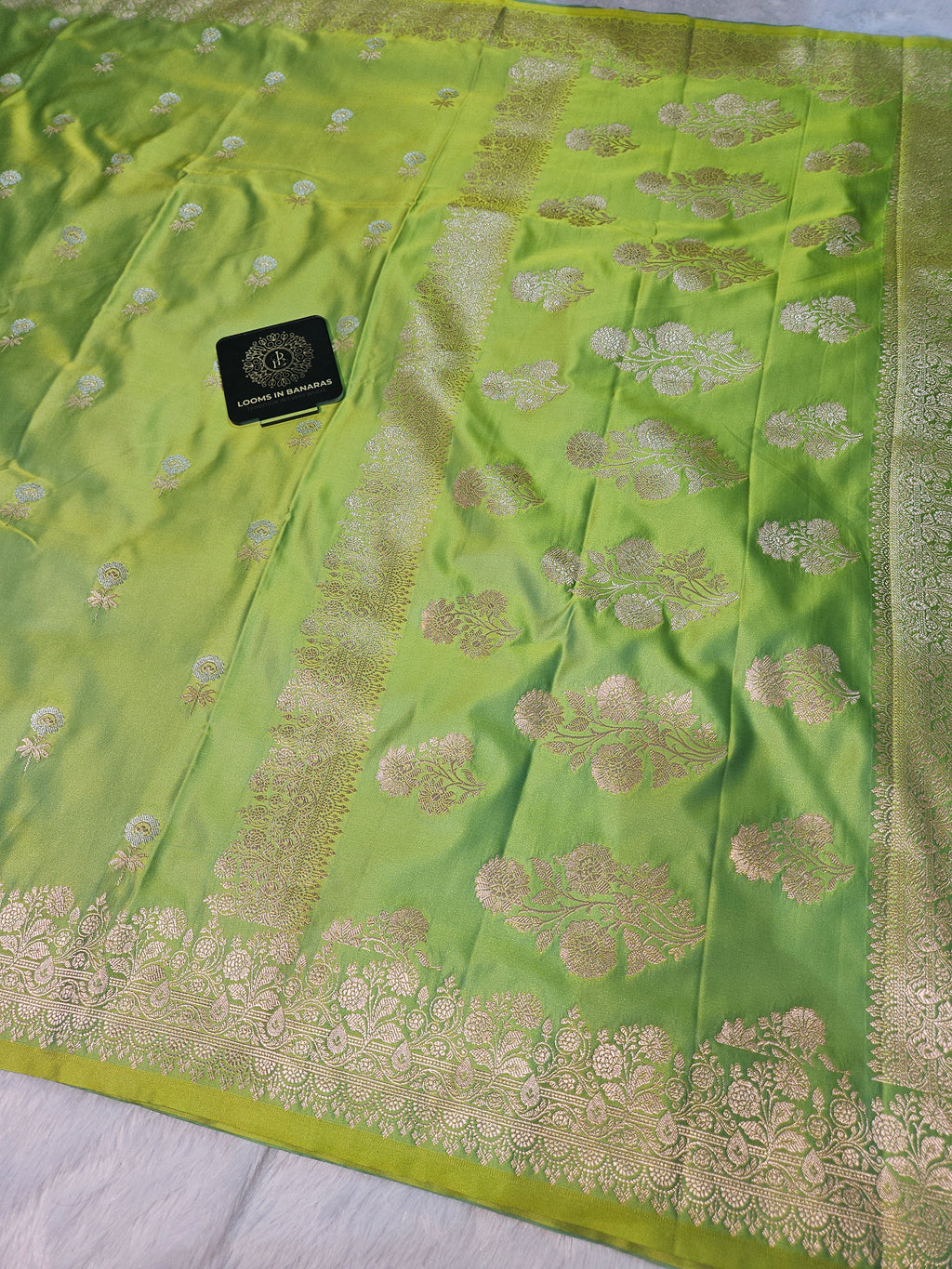 Parrot Green Banarasi Mashru Silk Alfi Border Booti Saree