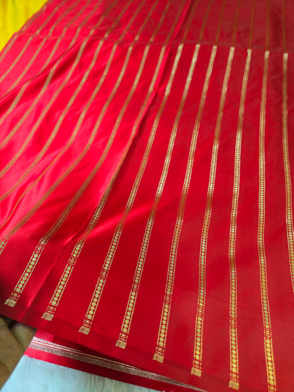 Banarasi Yellow And Red Contrast Mashru Silk Banarasi Border Booti Saree