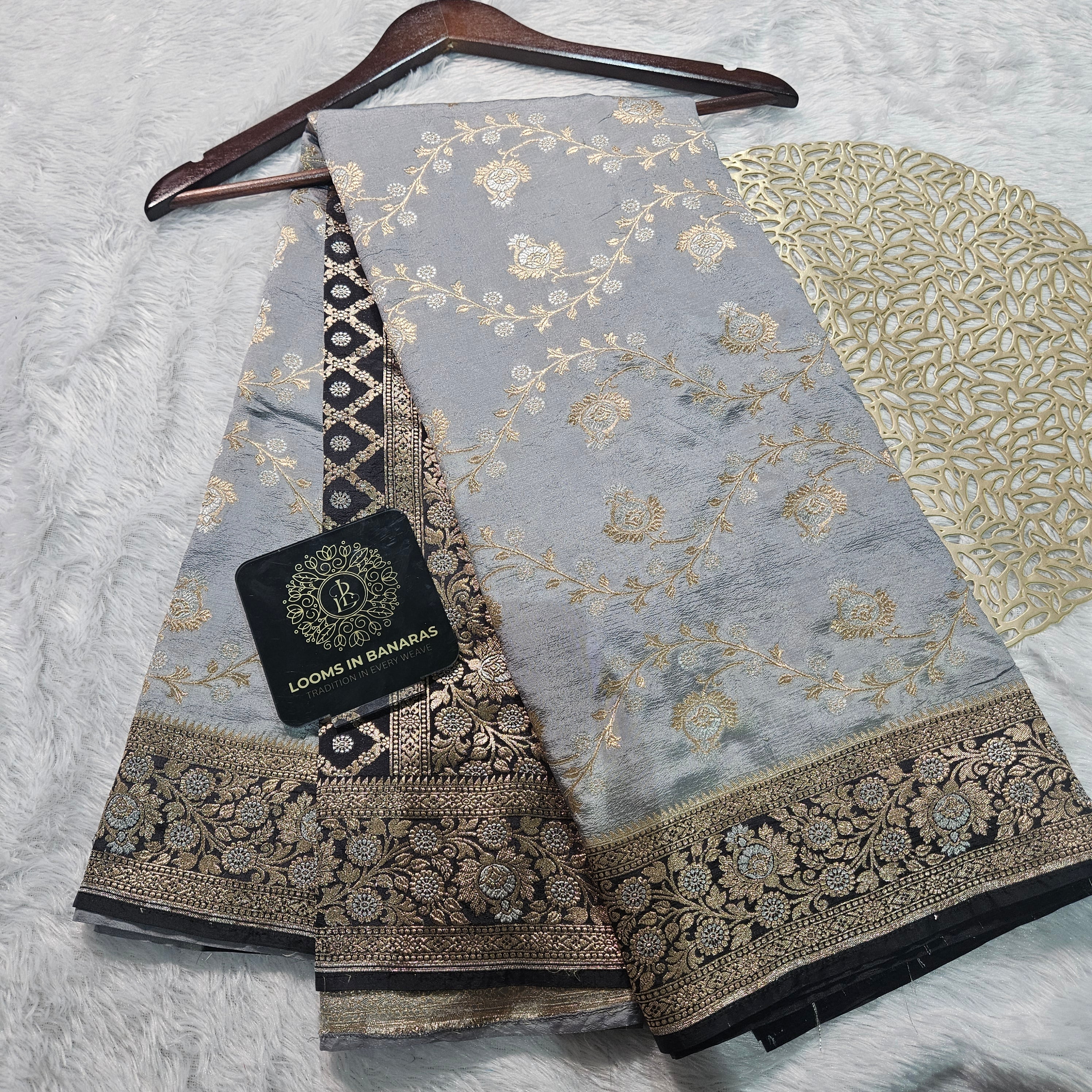 Banarasi Grey and Black contrast Raw Mango Silk Fancy Border Jaal Saree