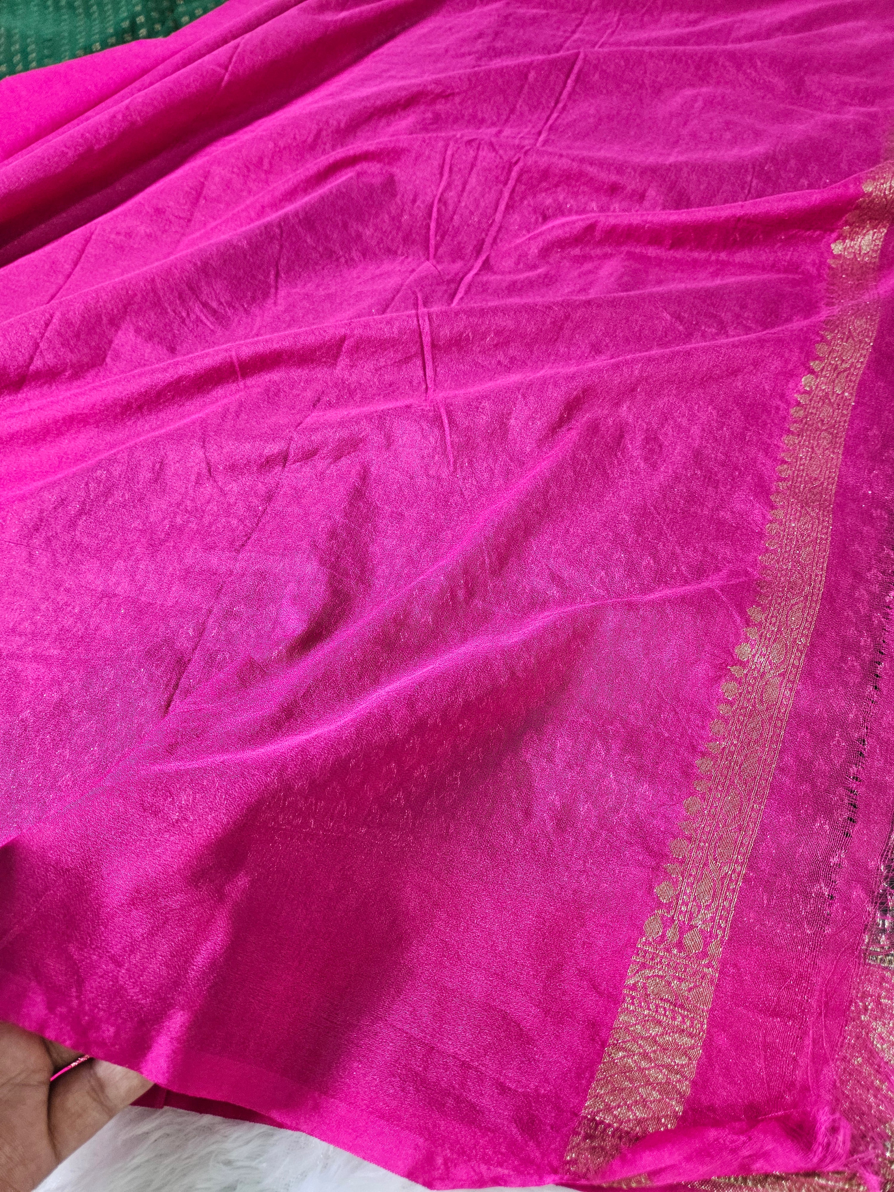 Banarasi Georgette Green Contrast Rani with Antique Zari Border buti