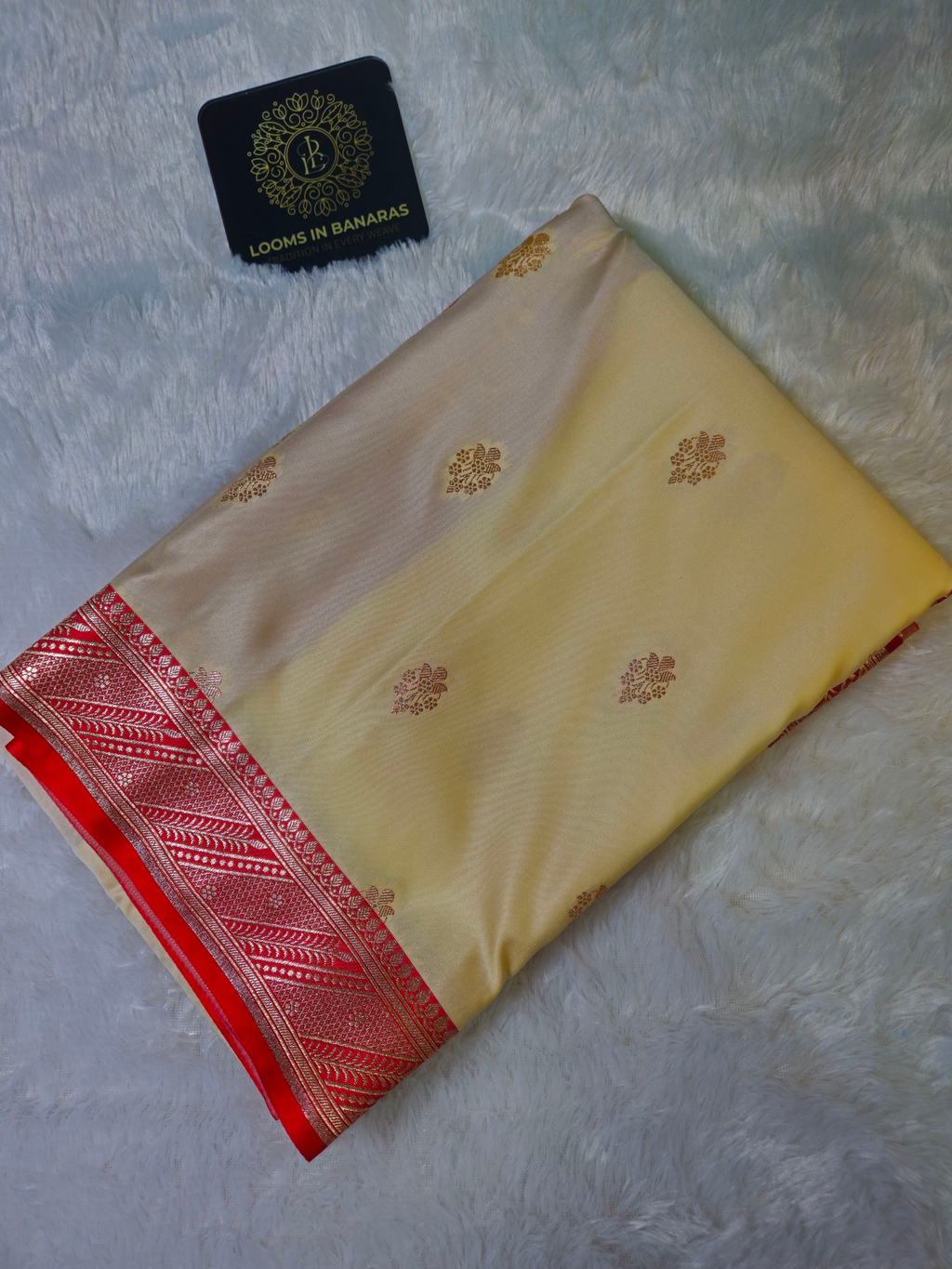 Banarasi Off White And Red Contrast Mashru Silk Banarasi Border Booti Saree