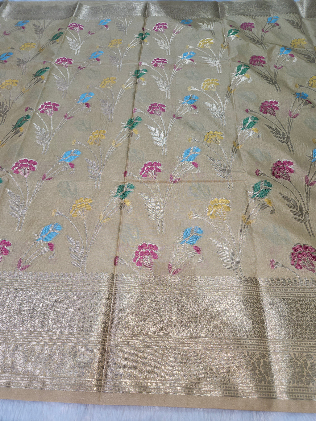 Banarasi Cream Katan Silk Tilfi Minakari Jaal Design Saree