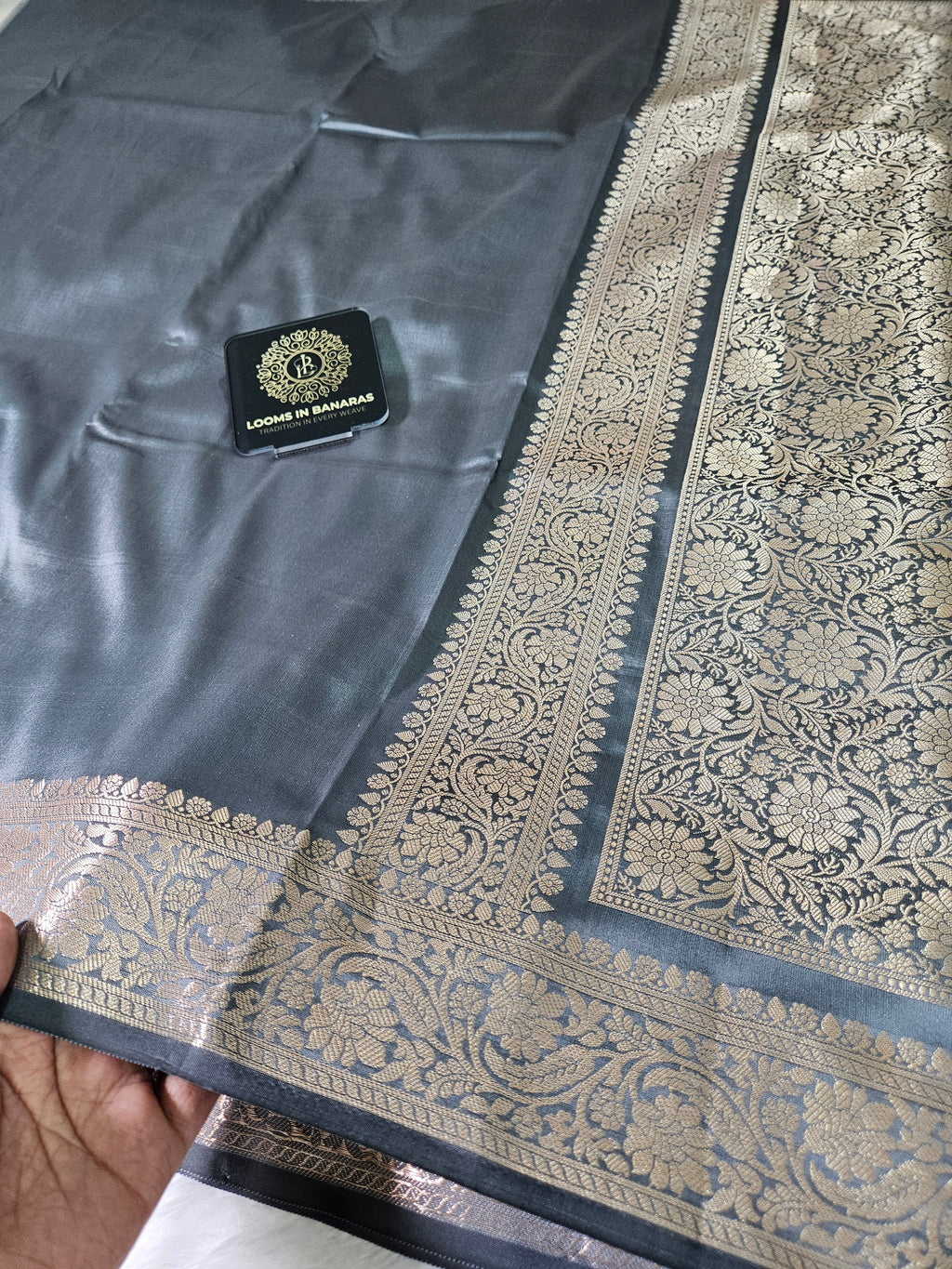 Banarasi Grey Plain Saree Zari Aanchal Border Design