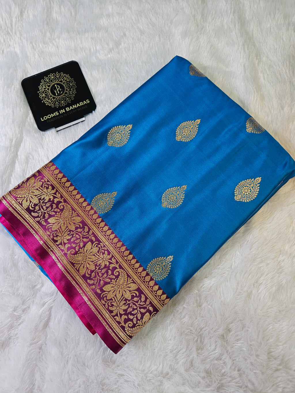Banarasi Firozi and Rani Contrast Mashru Silk Banarasi Border Booti Saree