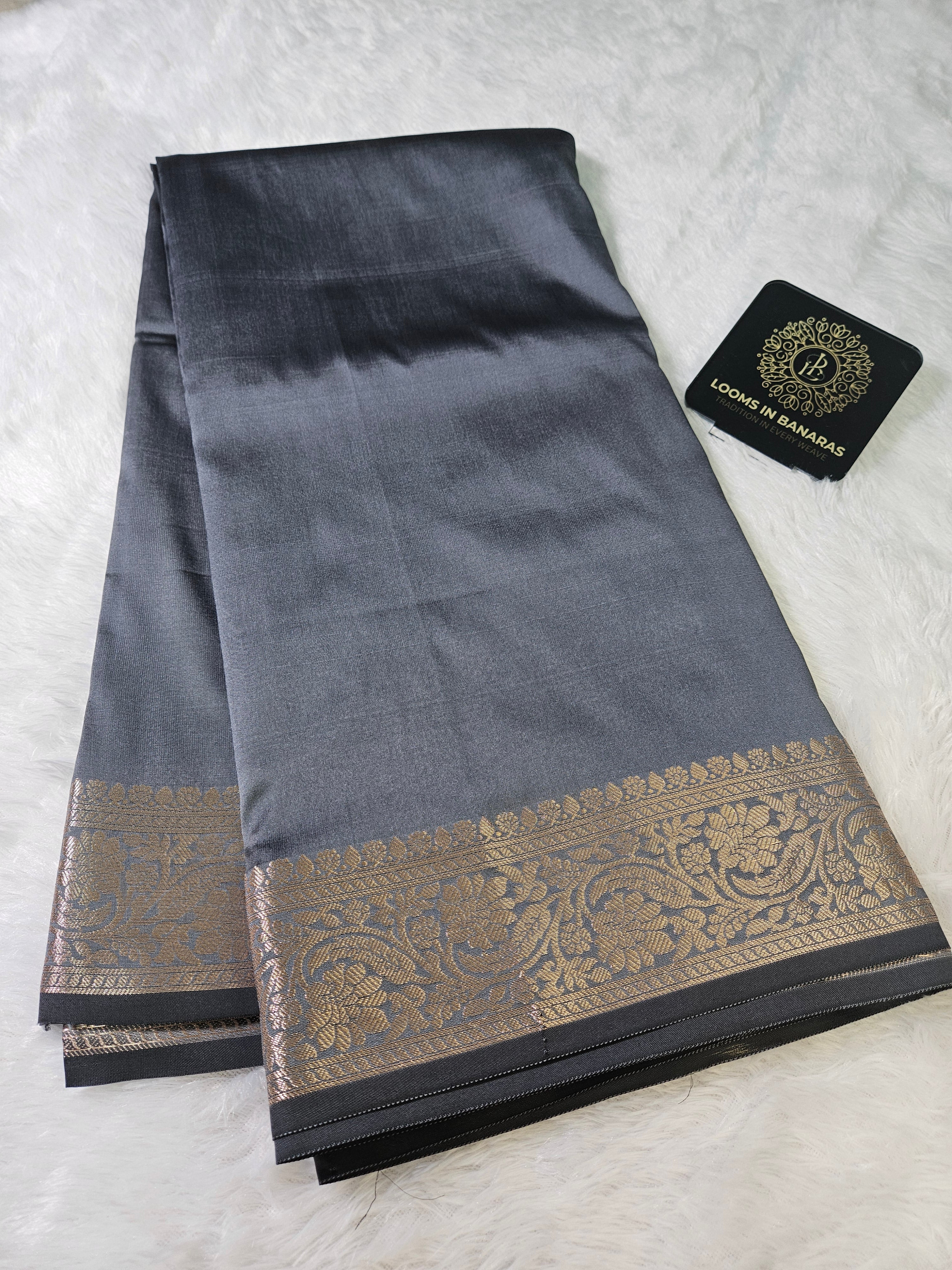 Banarasi Grey Plain Saree Zari Aanchal Border Design