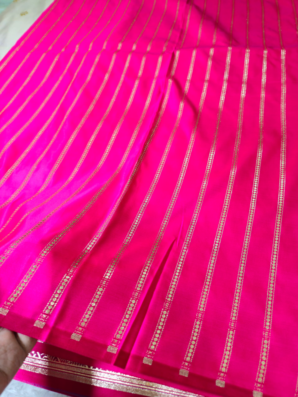 Banarasi Mauve Pink And Rani Contrast Mashru Silk Banarasi Border Booti Saree