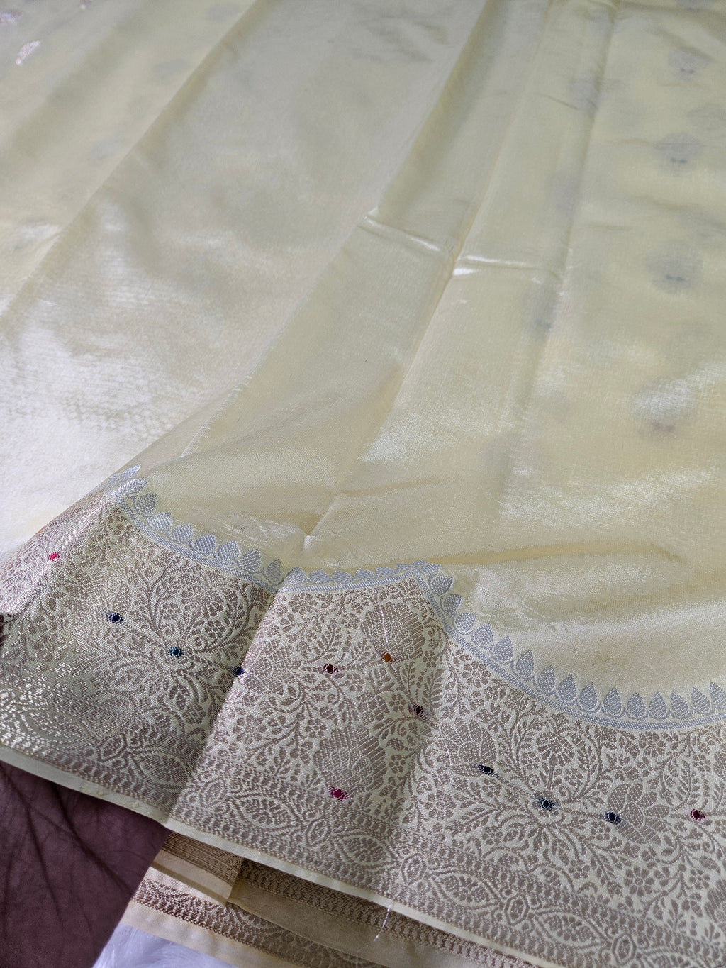 Banarasi Cream Raw Mango Silk Crown Border Booti Saree