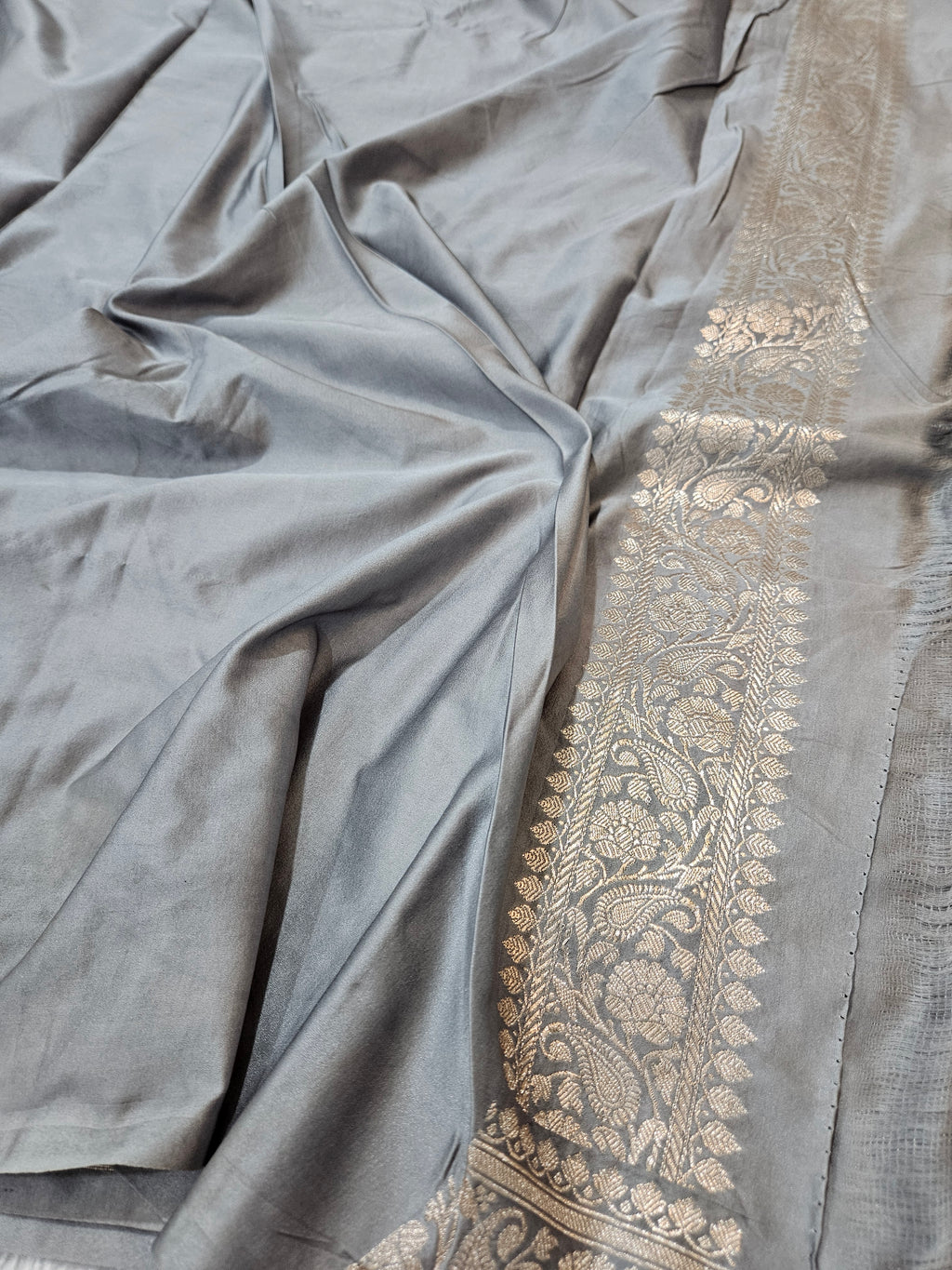 Rangkaat Grey Mashru Silk Banarasi Saree Aada Design Multi Colour