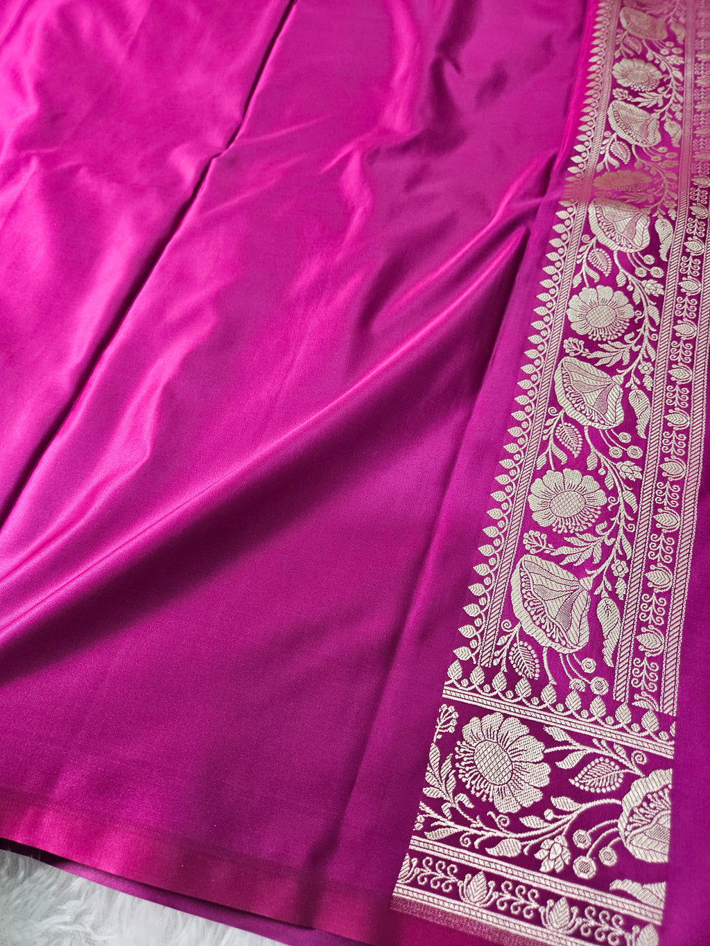 Banarasi Majenta Mashru Silk Banarasi Border Jaal Saree