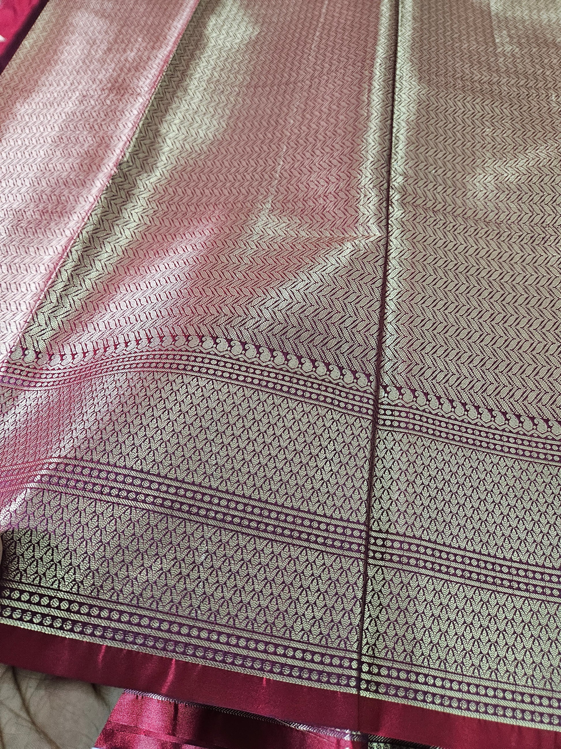 Banarasi Maroon Katan Silk Tilfi Minakari Jaal Design Saree