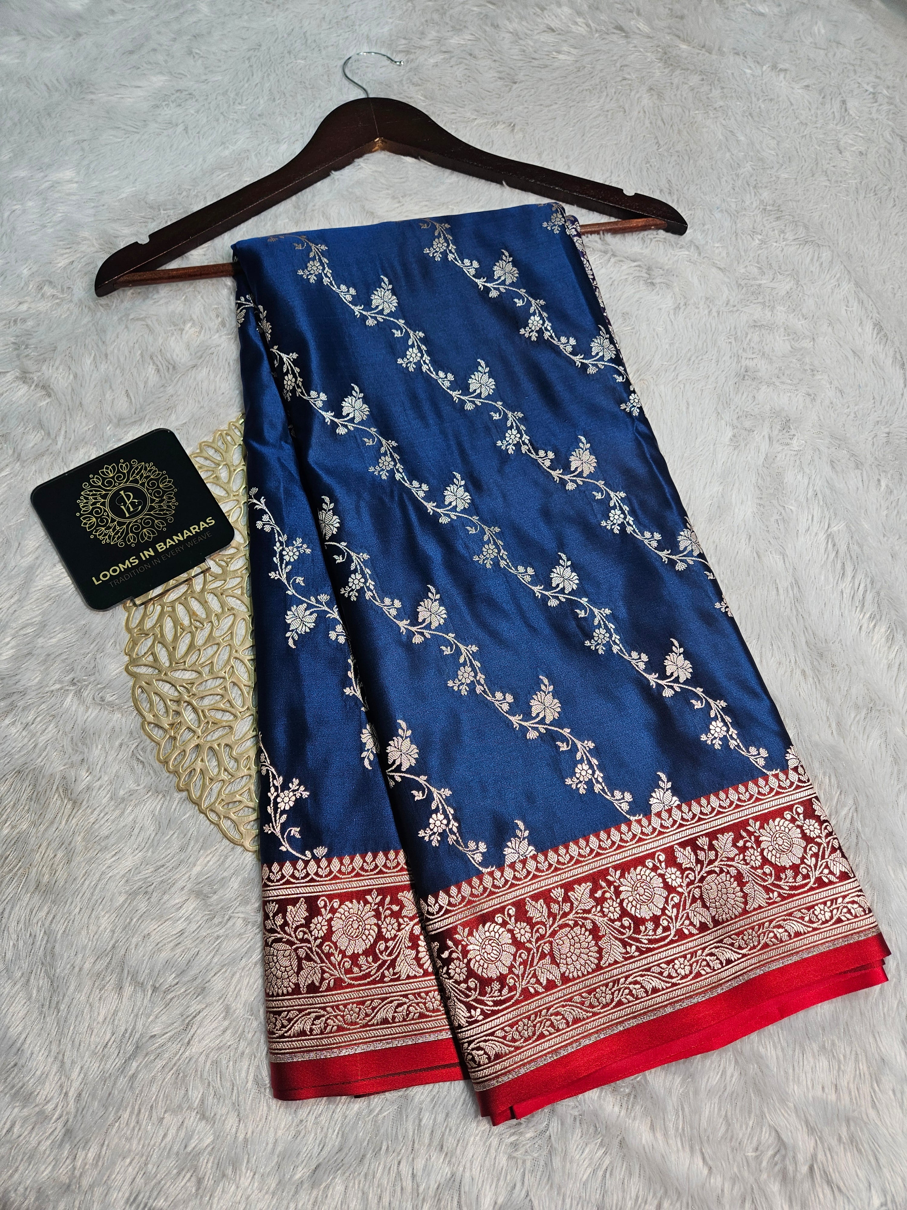 Banarasi Navy Blue and Red Contrast Mashru Silk Banarasi Border Aada Jaal Saree