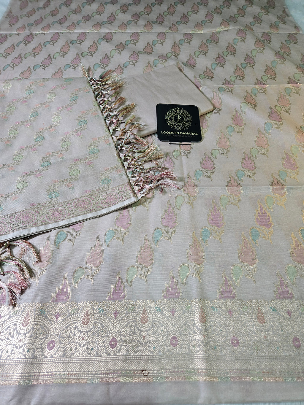 Cream Rangkaat Weaving Mina Banarasi Silk Suit