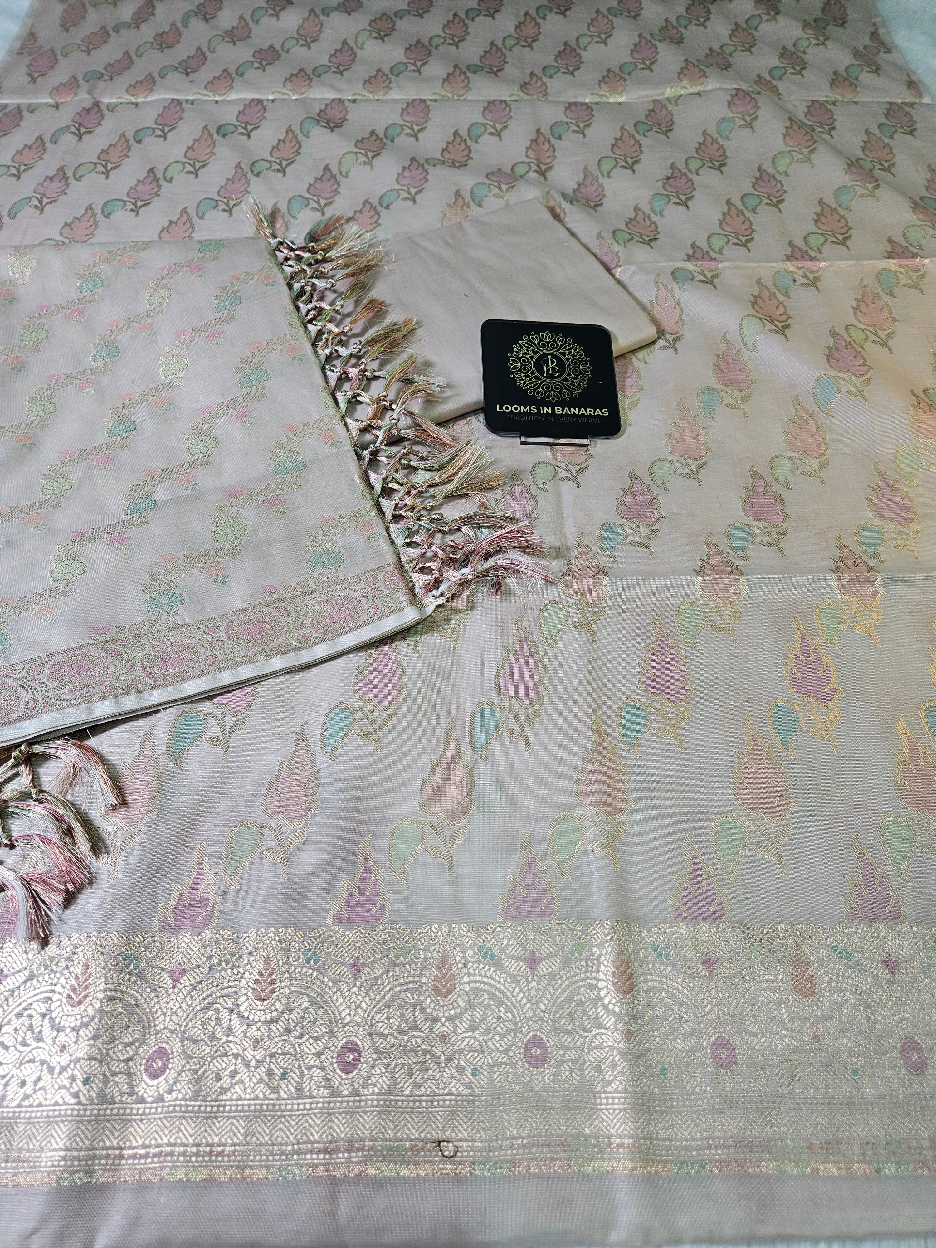 Cream Rangkaat Weaving Mina Banarasi Silk Suit