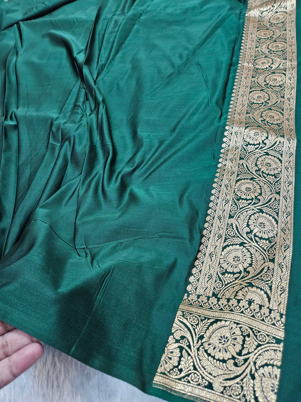 Banarasi Green Mashru Silk Banarasi Border Booti Saree